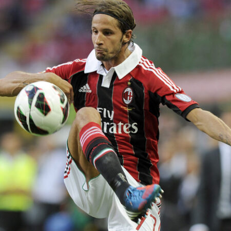 Antonini cuestiona la trayectoria de Lo Monaco en el fútbol italiano