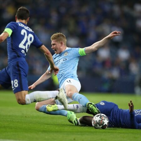 Manchester City y Chelsea se juegan el futuro en la lucha por la Champions League
