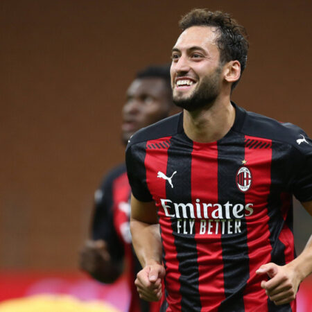 Hakan Calhanoglu: El jugador que cambió de bando en Milán