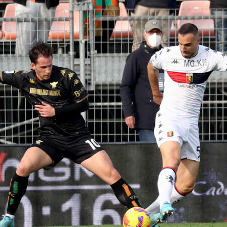El Genoa vuelve a la senda del triunfo ante un Venezia en apuros
