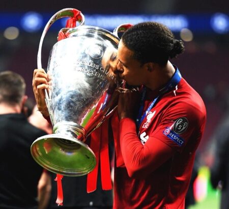 Liverpool alcanza la final de la Copa de la Liga: Van Dijk lidera con confianza