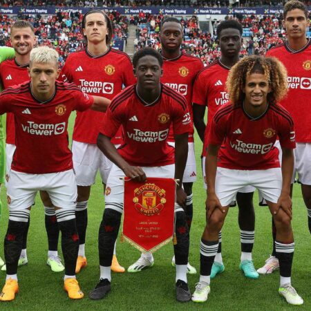 Manchester United se enfrenta a recortes drásticos: 100 despidos adicionales en el horizonte