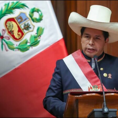 El presidente del León sueña con James Rodríguez ante el histórico partido contra el Chelsea