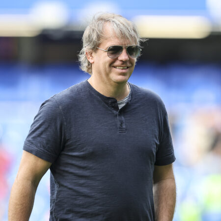 Todd Boehly Minimiza las Protestas de los Fans del Chelsea Contra la Propiedad: ‘Es Algo Común’