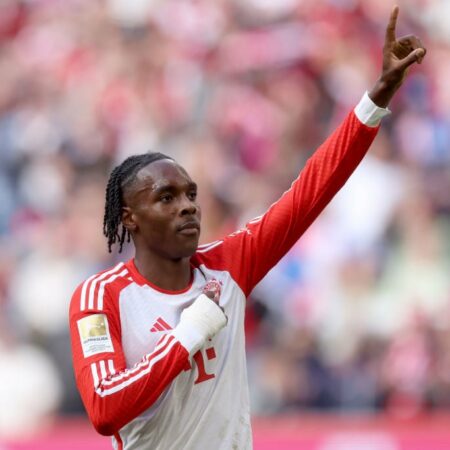 Mathys Tel se une al Tottenham en calidad de préstamo