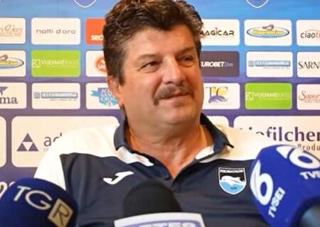 Baldini anima a sus jugadores del Pescara: «Tengan coraje y siéntanse todos Kanté»