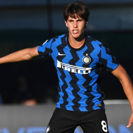 Cesari sobre el penalti no pitado al Inter: «Hubo empujón. Y también faltó uno a la Lazio»