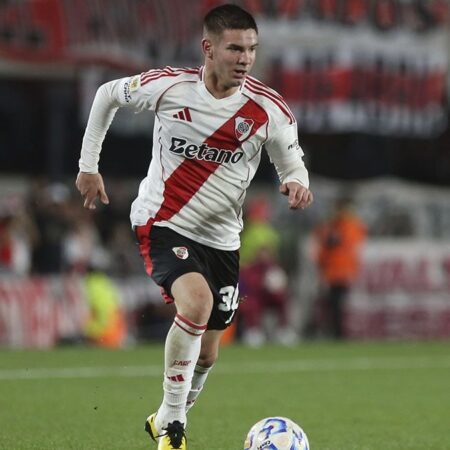 Inter-River Plate, las formaciones oficiales: Chivu lanza a Pio Esposito. Está el crack Mastantuono