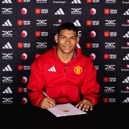 Manchester United ficha al joven paraguayo Diego León