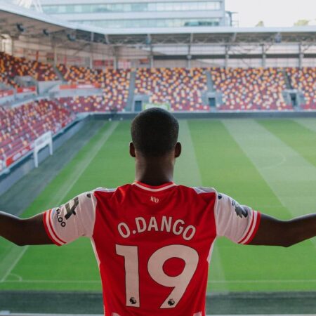 Dango Ouattara se une al Brentford en un Fichaje Récord