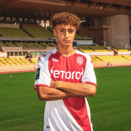 Eliesse Ben Seghir: Tentado por el Chelsea antes de firmar con el Bayer Leverkusen