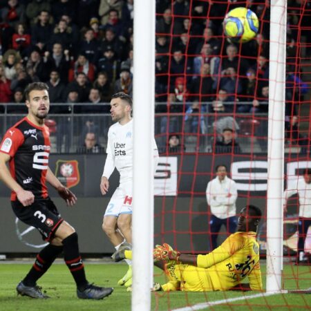 Rennes 3-1 Lyon: Primera Derrota de Les Gones en un Partido Marcado por la Tarjeta Roja a Tyler Morton