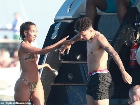 Jadon Sancho y el mancato approdo alla Roma: tra costi e amore, la storia di un trasferimento fallito
