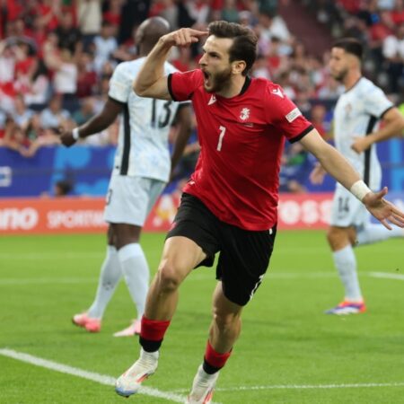 España-Georgia: Alineaciones oficiales con Goglichidze en defensa y Kvara en ataque