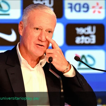Didier Deschamps: Emoción y Aplausos en Rueda de Prensa