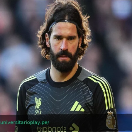 Alisson Becker, portero del Liverpool, es baja para el partido contra Francia