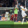 Análisis VAR Roma-Lecce: No hubo penalti sobre Banda, gol de Pisilli fue irregular