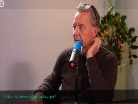 Driessen: Las críticas a Van Persie son infundadas; tormenta mediática sin base