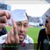 Neymar reacciona viralmente tras ser sustituido «por error» con el Santos