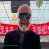 De Laurentiis en la tribuna: el presidente del Napoli apoya a Bélgica contra Irán